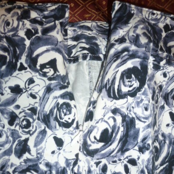 Sale ✨ Hillard & Hanson Stretch Capri Pants | Women’s Size 6 ✨ - Picture 4 of 11